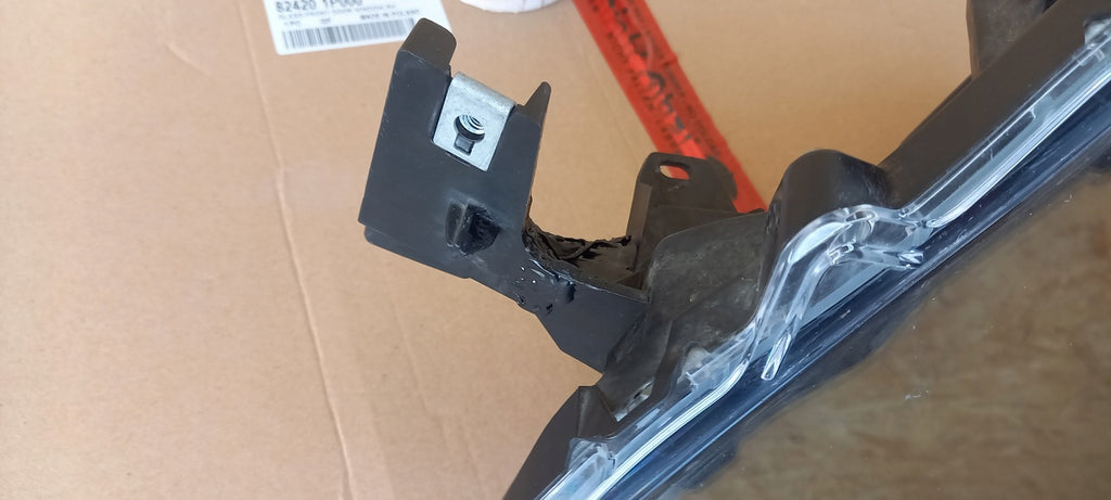 Frontscheinwerfer Mitsubishi Eclipse Cross 92102-H892102-H8 LED Ein Stück