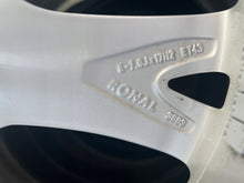Load image into Gallery viewer, 1x Alufelge 17 Zoll 7.0" 5x112 43ET Glanz Silber 8U0601025 Audi Rim Wheel FEL6949217905rv