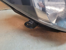 Load image into Gallery viewer, Frontscheinwerfer Toyota Yaris Rechts Scheinwerfer Headlight