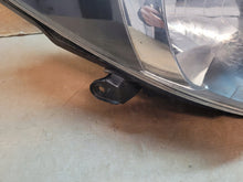 Load image into Gallery viewer, Frontscheinwerfer Toyota Yaris Rechts Scheinwerfer Headlight