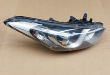 Laden Sie das Bild in den Galerie-Viewer, Frontscheinwerfer Hyundai I30 Kombi I 92102-A6020 Rechts Scheinwerfer Headlight SCH8601155721ac