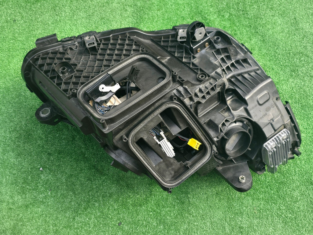 Frontscheinwerfer Mercedes-Benz W205 A205 A2059061506 Links Headlight SCH9394250147zy