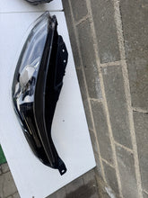 Load image into Gallery viewer, Frontscheinwerfer Kia Ceed Full LED Ein Satz Scheinwerfer Headlight SCH2066835228ei