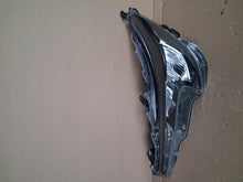 Laden Sie das Bild in den Galerie-Viewer, Frontscheinwerfer Toyota Corolla 81110-02S60 Links Scheinwerfer Headlight SCH8274399088nt