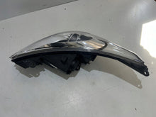 Load image into Gallery viewer, Frontscheinwerfer Hyundai Veloster 92102-2V030 LED Rechts Scheinwerfer Headlight
