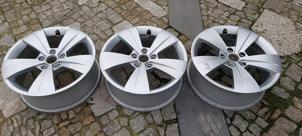 1x Alufelge 17 Zoll 6.5" 5x112 41ET Glanz Silber 3V0601025A Audi Superb Iii