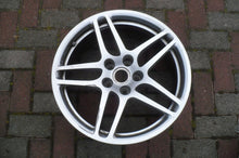Load image into Gallery viewer, 1x Alufelge 18 Zoll 8.0&quot; 5x112 21ET Glanz Silber 95B601025 Porsche Macan