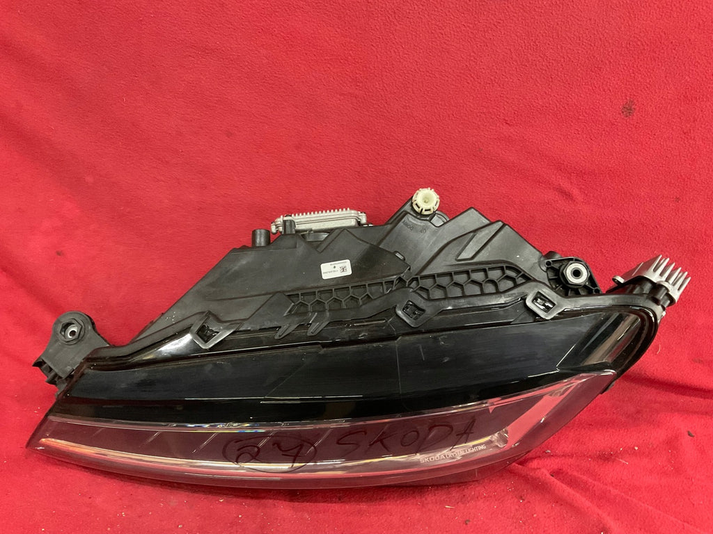 Frontscheinwerfer Skoda Superb III 3V1941015D LED Links Scheinwerfer Headlight