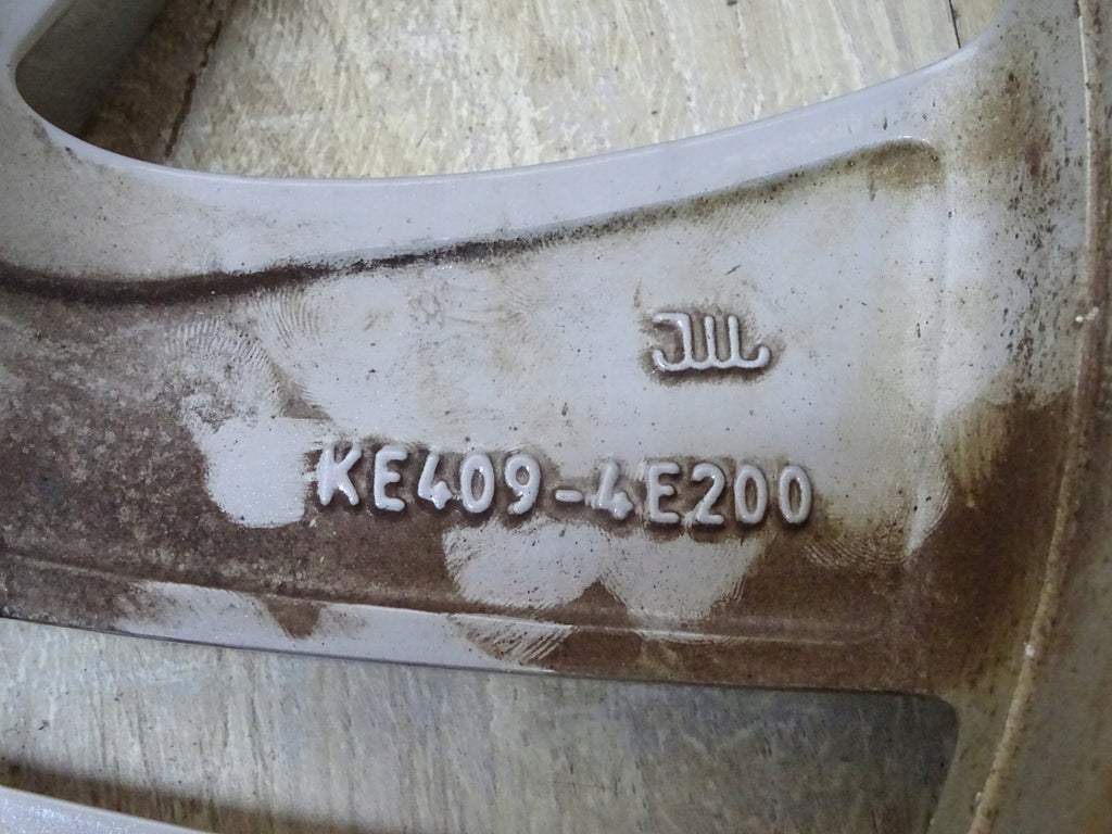 1x Alufelge 17 Zoll 7.0" 5x114.3 40ET KE409-4E200, 8201485175 Nissan 1 Rim Wheel