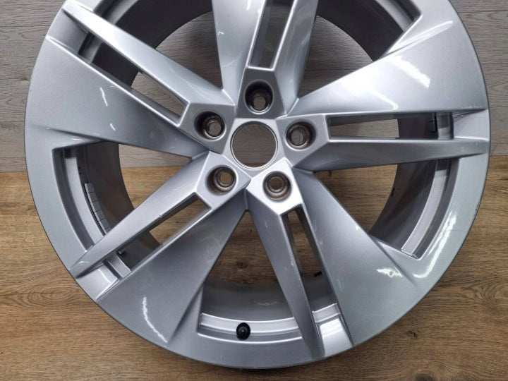 1x Alufelge 19 Zoll 8.0" 5x112 45ET Glanz Silber 5LA601025B Skoda Enyaq Iv FEL5807616601jt