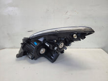 Laden Sie das Bild in den Galerie-Viewer, Frontscheinwerfer Toyota Corolla Verso Rechts Scheinwerfer Headlight SCH2896998707gz