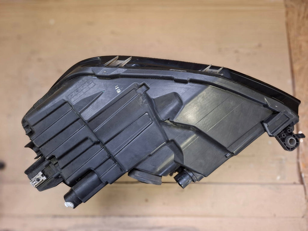 Frontscheinwerfer VW Caddy III 2K1941016A 1ED01228602 Rechts Headlight SCH8321773047hm