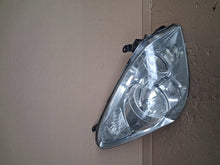 Laden Sie das Bild in den Galerie-Viewer, Frontscheinwerfer Toyota Corolla Verso Rechts Scheinwerfer Headlight SCH3993683658le