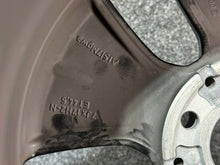 Load image into Gallery viewer, 1x Alufelge 17 Zoll 7.0" 5x112 44 5ET A2064017100 Mercedes-Benz W206 Rim Wheel FEL8472379386vp