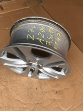 Laden Sie das Bild in den Galerie-Viewer, 1x Alufelge 17 Zoll 7.5" 5x112 47ET A2044017502 Mercedes-Benz Rim Wheel FEL3441412352il