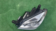 Laden Sie das Bild in den Galerie-Viewer, Frontscheinwerfer Mercedes-Benz Slk A1728202561 Xenon Links Headlight