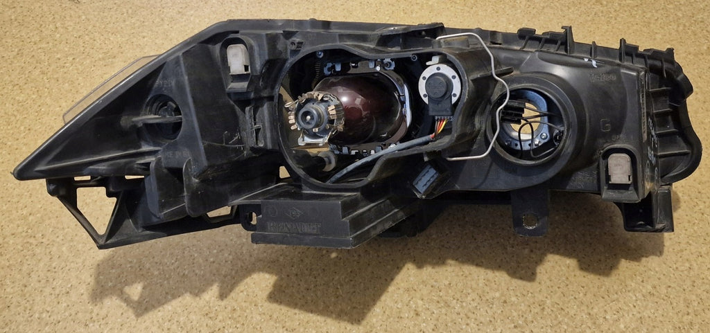 Frontscheinwerfer Renault Megane II 8200073224H Xenon Links Headlight SCH8419111620oo