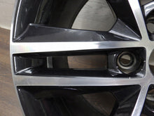 Laden Sie das Bild in den Galerie-Viewer, 1x Alufelge 17 Zoll 7.0&quot; 5x100 46ET 5JA601025D Skoda Fabia Iii Rim Wheel