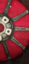 Load image into Gallery viewer, 1x Alufelge 20 Zoll 8.5" 5x130 57ET 982601025AS Porsche Boxster Cayman 982 FEL8129407002wq