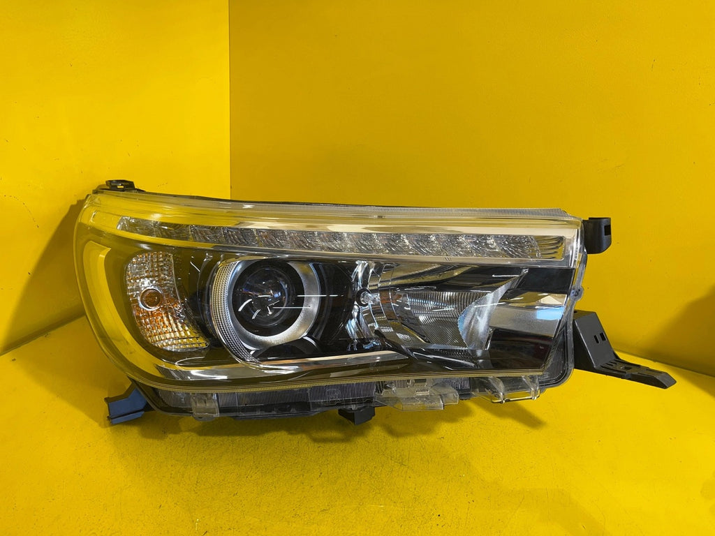 Frontscheinwerfer Toyota Hilux OK-56 LED Rechts Scheinwerfer Headlight SCH2184176832km