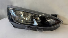 Laden Sie das Bild in den Galerie-Viewer, Frontscheinwerfer Ford Focus JX7B-13W029-CE Rechts Scheinwerfer Headlight SCH1420966751ou