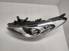 Laden Sie das Bild in den Galerie-Viewer, Frontscheinwerfer Hyundai I30 92101A6020 Links Scheinwerfer Headlight SCH9263840695tk