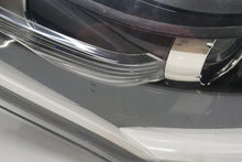 Laden Sie das Bild in den Galerie-Viewer, Frontscheinwerfer Renault Megane III 260105997R Rechts Scheinwerfer Headlight SCH2620000852eo