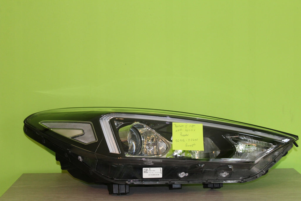 Frontscheinwerfer Hyundai Tucson 92102-D7600 Rechts Scheinwerfer Headlight