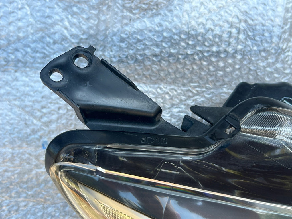 Frontscheinwerfer Mazda III D09K-51030 LED Rechts Scheinwerfer Headlight SCH1531863002iq