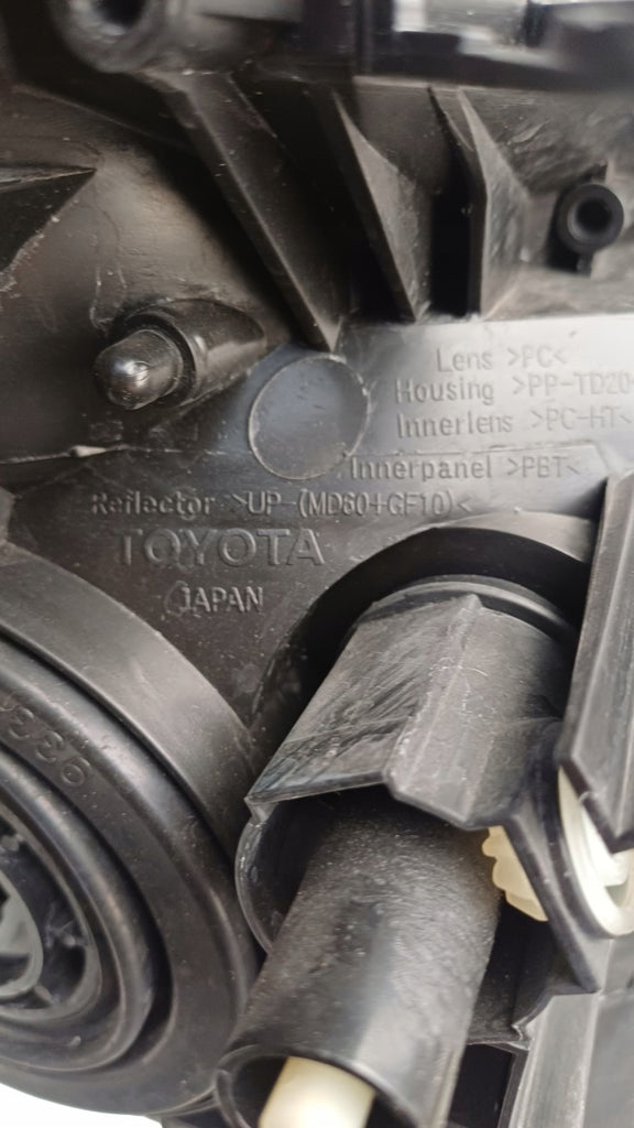 Frontscheinwerfer Toyota Auris 81110-02470 Ein Stück (Rechts oder Links) SCH4579341735yi