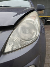 Laden Sie das Bild in den Galerie-Viewer, Frontscheinwerfer Hyundai I20 Links Scheinwerfer Headlight SCH2684403821eg