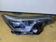 Load image into Gallery viewer, Frontscheinwerfer Toyota Chr 81110-F4030-00 LED Rechts Scheinwerfer Headlight