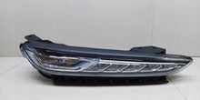 Laden Sie das Bild in den Galerie-Viewer, Frontscheinwerfer Hyundai Kona 92208J9000 LED Ein Stück (Rechts oder Links) SCH9040895658xb