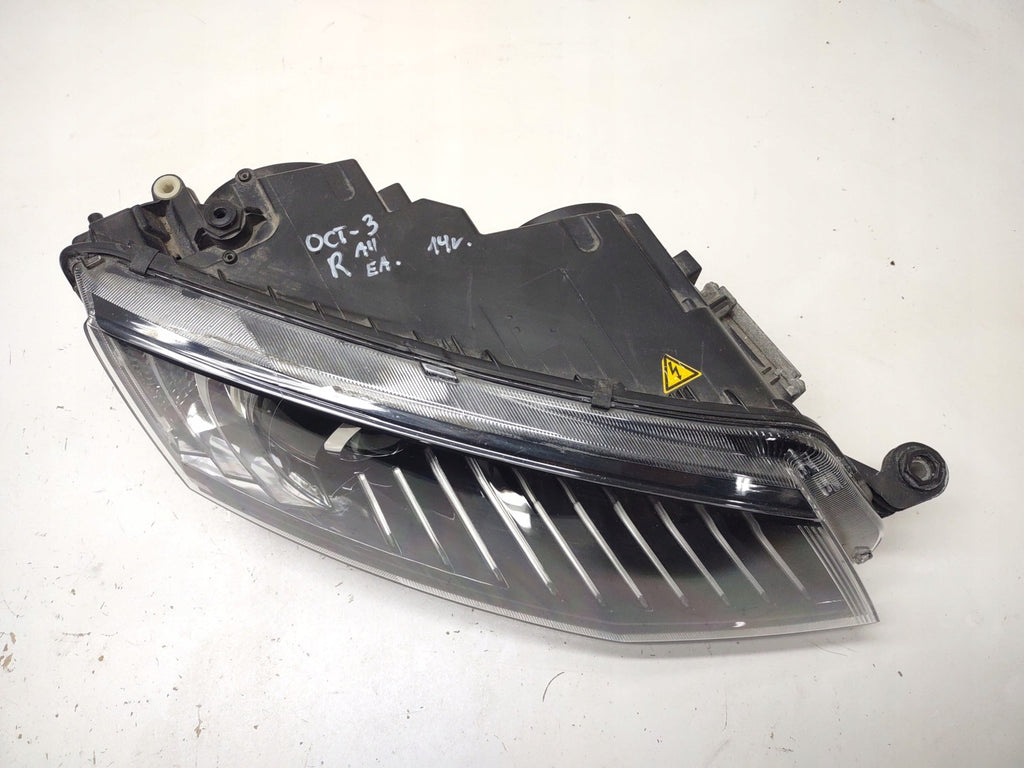 Frontscheinwerfer Skoda Octavia III 4G0907697D Xenon FALSE Headlight SCH3535811378yx
