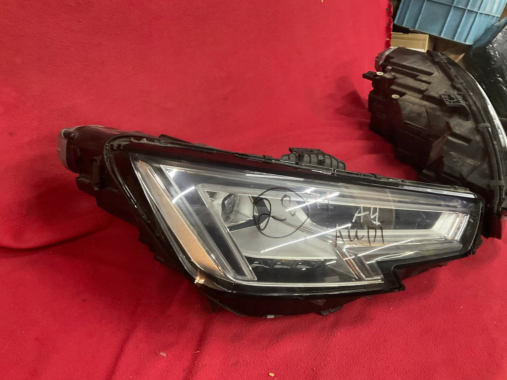 Frontscheinwerfer Audi A4 8W0941033 8W0941034 LED Ein Stück (Rechts oder Links)