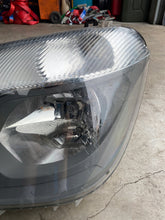 Laden Sie das Bild in den Galerie-Viewer, Frontscheinwerfer Mercedes-Benz Sprinter A9068202361 LED Links Headlight