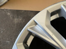 Laden Sie das Bild in den Galerie-Viewer, 1x Alufelge 17 Zoll 7.5" 5x112 8W0601025L Audi Rim Wheel FEL6368816884yf