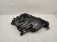 Laden Sie das Bild in den Galerie-Viewer, Frontscheinwerfer Seat Tarraco 5FJ941008H Full LED Rechts Scheinwerfer Headlight