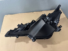Laden Sie das Bild in den Galerie-Viewer, Frontscheinwerfer Mitsubishi Space W Star Rechts Scheinwerfer Headlight SCH3189080060ta