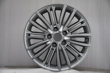 Laden Sie das Bild in den Galerie-Viewer, 1x Alufelge 17 Zoll 7.0" 5x115 50ET Glanz Grau 52910-J9200 Hyundai I Rim Wheel FEL6837423039me