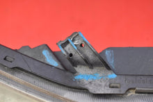 Laden Sie das Bild in den Galerie-Viewer, Frontscheinwerfer Toyota Auris 1086974-81110-02480 Rechts Scheinwerfer Headlight SCH6350292014vs