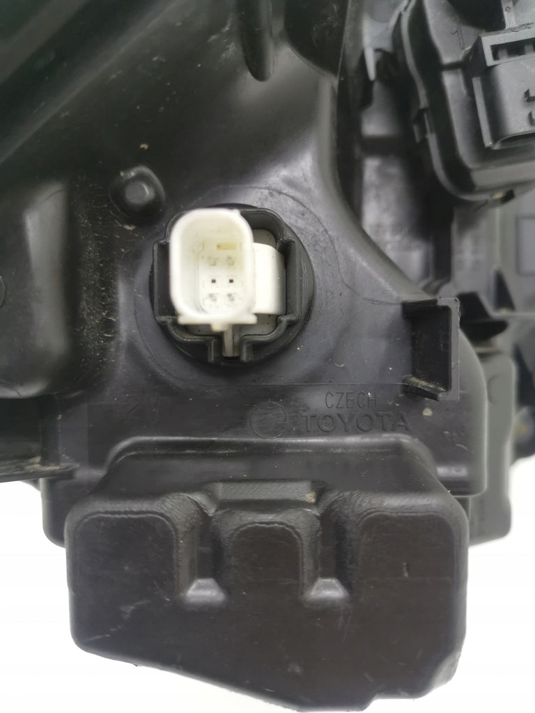 Frontscheinwerfer Toyota 4 Yaris EUK0-8 Links Scheinwerfer Headlight