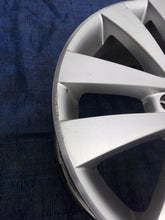 Laden Sie das Bild in den Galerie-Viewer, 1x Alufelge 17 Zoll 7.0&quot; 5x112 54ET 5K0601025Q VW Golf Vi Rim Wheel