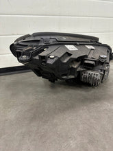 Laden Sie das Bild in den Galerie-Viewer, Frontscheinwerfer Mercedes-Benz W222 A2229068602 Ein Stück (Rechts oder Links) SCH6422366689sg