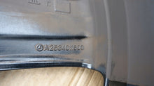 Laden Sie das Bild in den Galerie-Viewer, 1x Alufelge 19 Zoll 8.0" 5x112 38ET Glanz Schwarz A2534011600 Mercedes-Benz Glc FEL9764846900tx