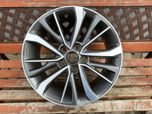 Laden Sie das Bild in den Galerie-Viewer, 1x Alufelge 17 Zoll 7.0&quot; 5x114.3 39ET HL81333 Toyota Corolla Rim Wheel
