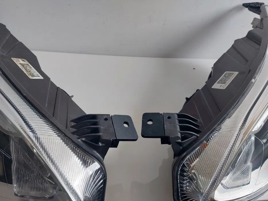 Frontscheinwerfer Ford Focus JX7B-13W030-AE JX7B-13W29-AE LED Rechts oder Links