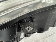 Laden Sie das Bild in den Galerie-Viewer, Frontscheinwerfer Mercedes-Benz Sprinter A9068205600 LED Links Headlight