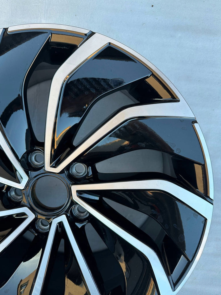 1x Alufelge 17 Zoll 7.5" 5x112 5H0601025D VW Golf VIII I Rim Wheel FEL9068104590on