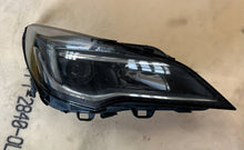 Laden Sie das Bild in den Galerie-Viewer, Frontscheinwerfer Opel Astra 39055746 662588537 LED Rechts Headlight SCH9571124871rs